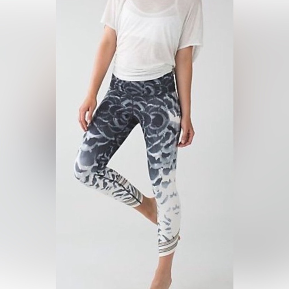 Special Edition Lululemon High Times Size 10.